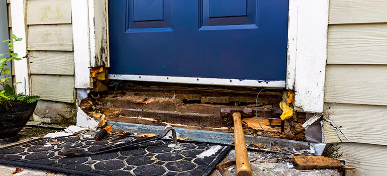 Broken Door Jamb Repair in Leesburg, FL